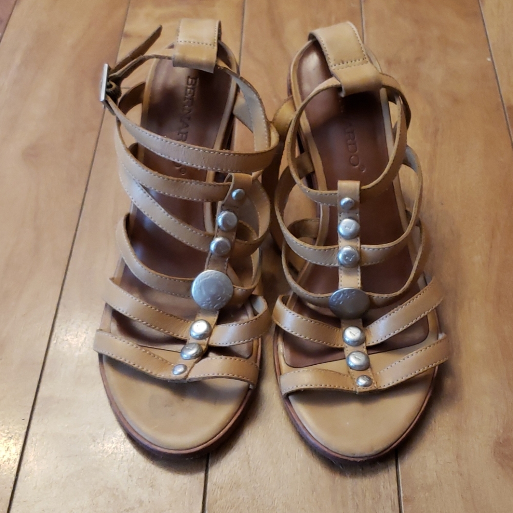 Bernardo sandals